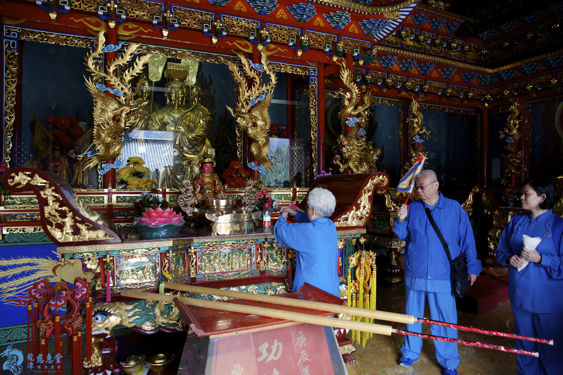 金碧輝煌祖殿心