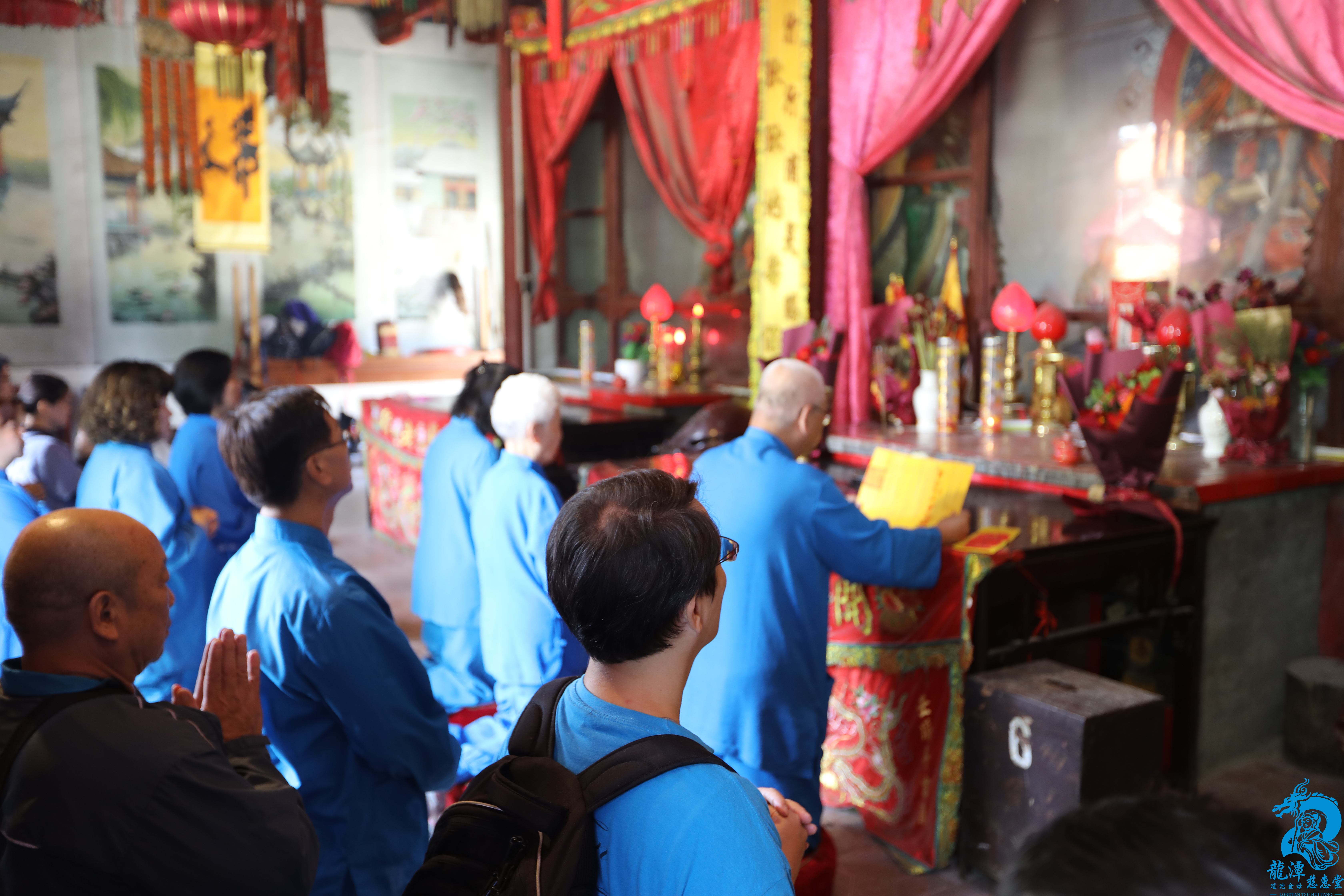 莊嚴的祭拜儀式