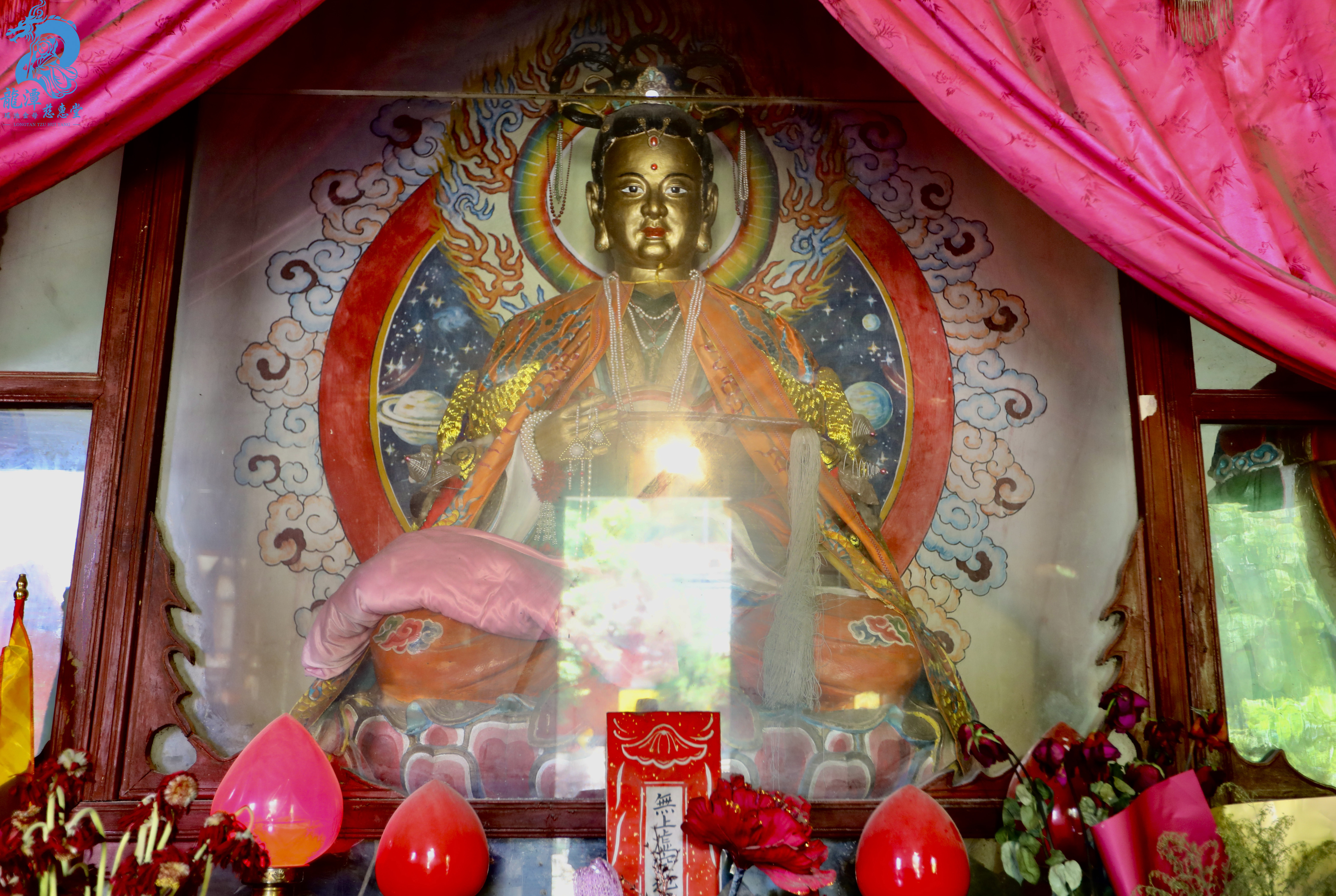 金身莊嚴的地母娘娘神像